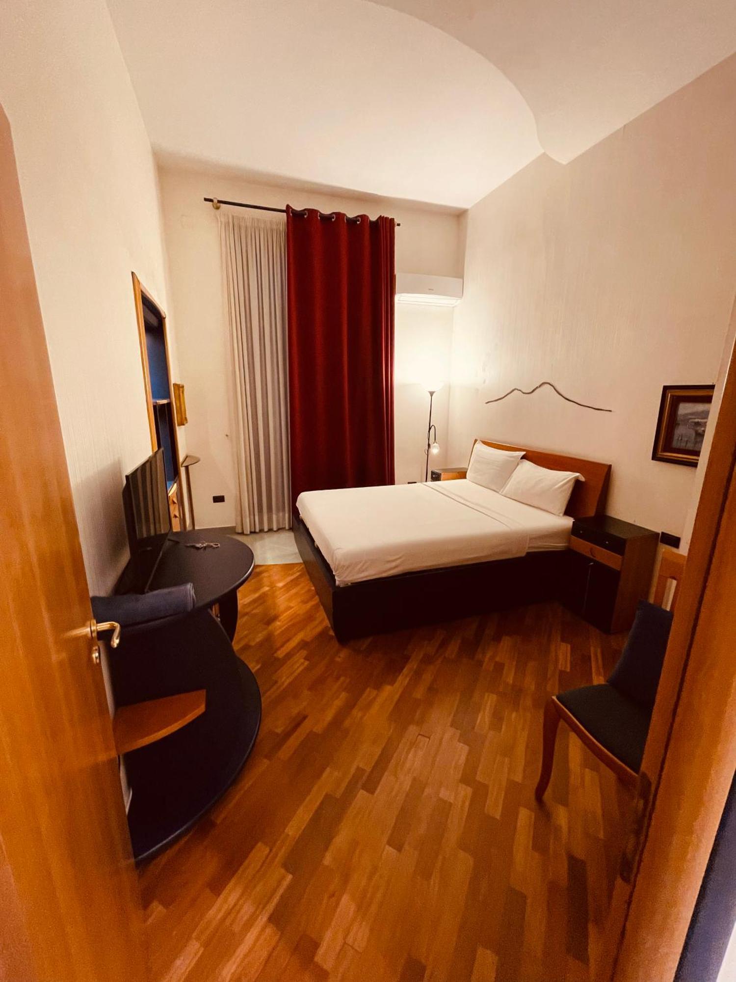 Nova Rooms Неаполь Екстер'єр фото